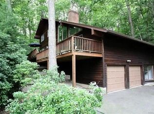 650 Springer Rd, Fairfield, CT 06824