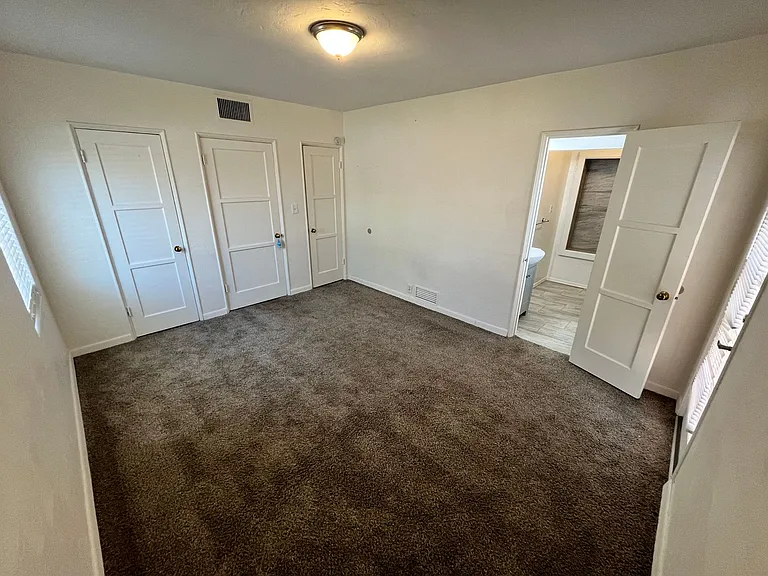 2220 E Grant Rd — Photo 31