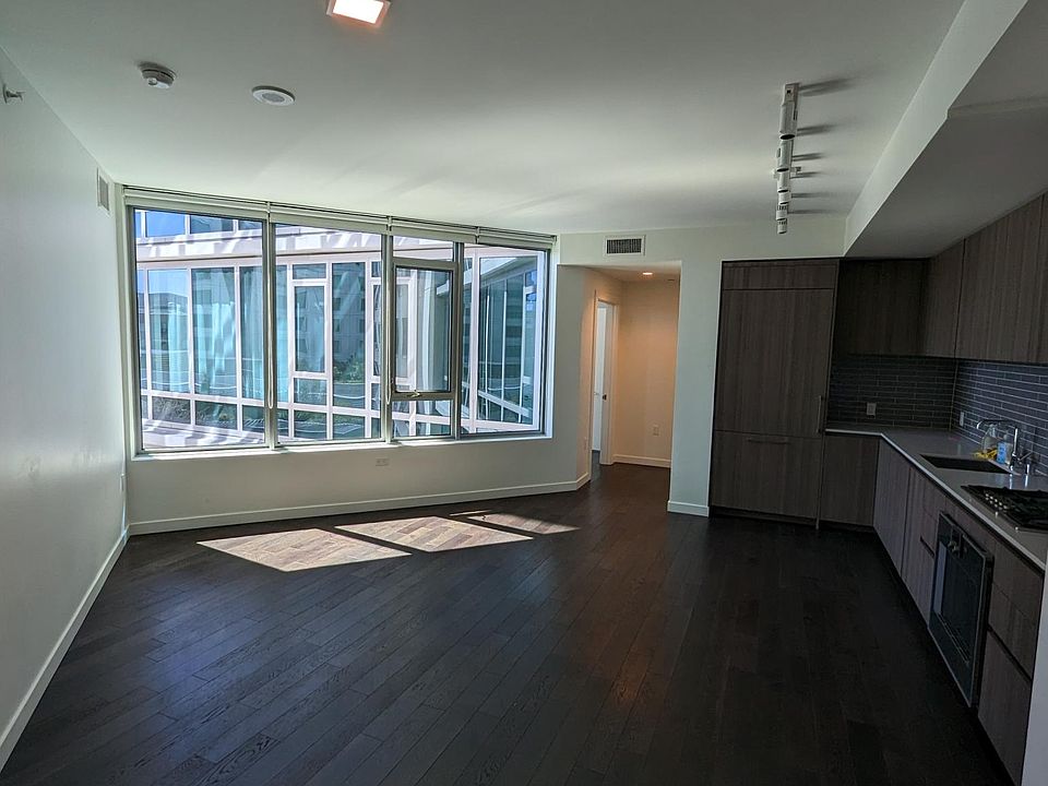 1st image of 1000 3rd St #613
