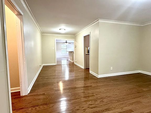 3rd image of 501 Gerald Rd