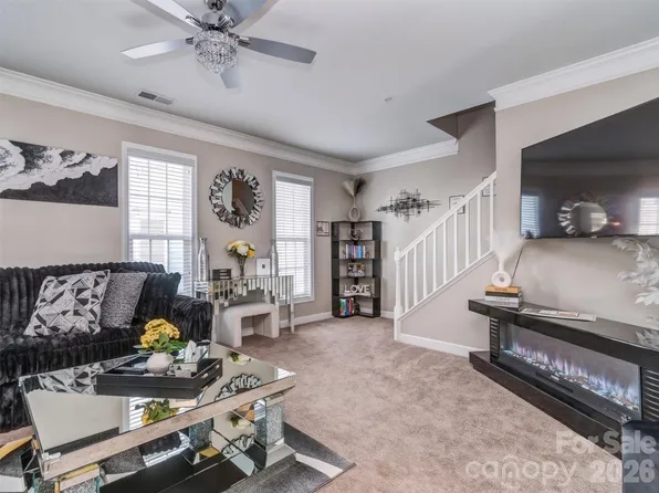 2074 Ayrsley Town Blvd, Charlotte, NC 28273
