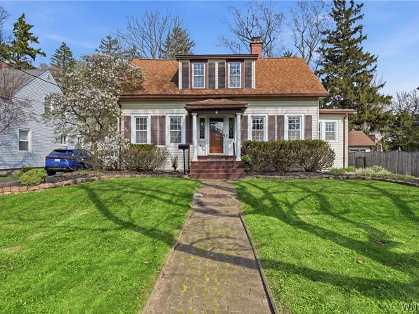 156 Garrison Rd, Williamsville, NY 14221