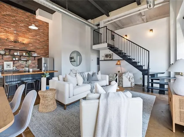 11 Rebecca St #410, Hamilton, ON L8R 3H7