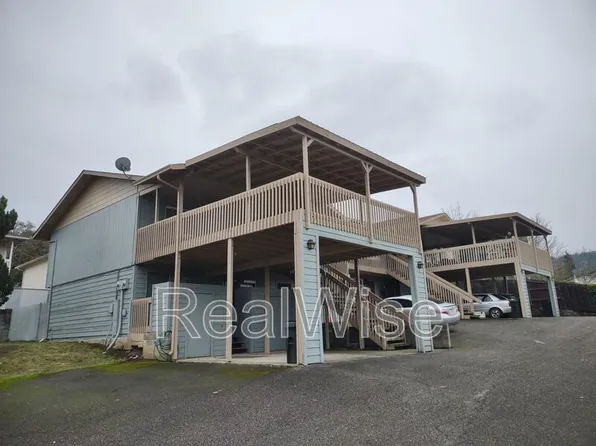 2963 W Lorraine Ave, Roseburg, OR 97471