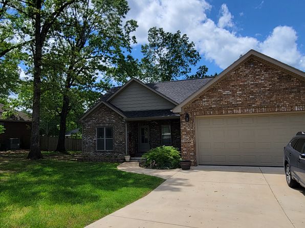 1342 Hampshire Cir, Mountain Home, AR 72653
