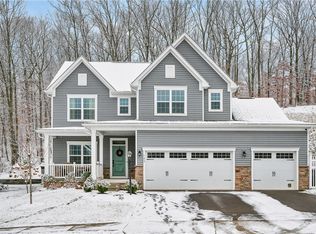 122 Woodsman Ridge Dr, Zelienople, PA