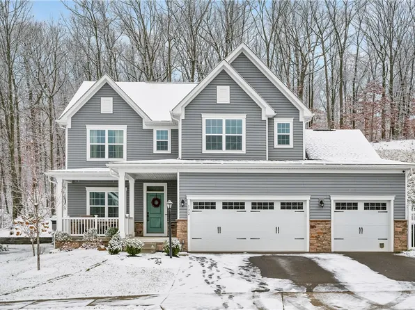 122 Woodsman Ridge Dr, Zelienople, PA 16063