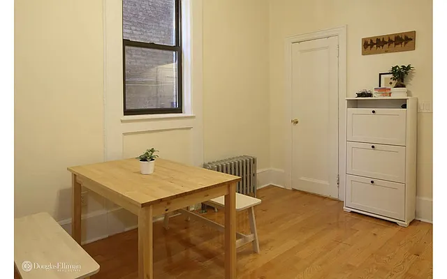 Rented by Douglas Elliman | media 22