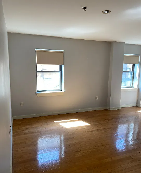 2 bed, 909 sqft, $4,050 — Photo 2