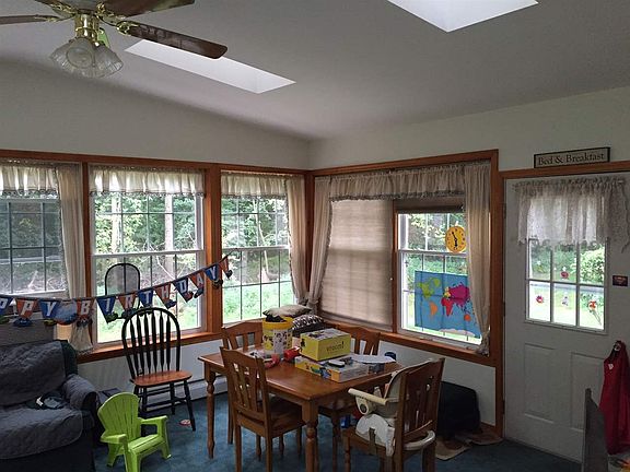 5th image of 55 Parkwood Dr