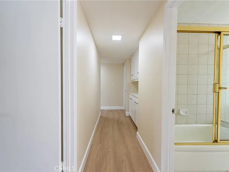 24221 Hatteras St — Photo 23