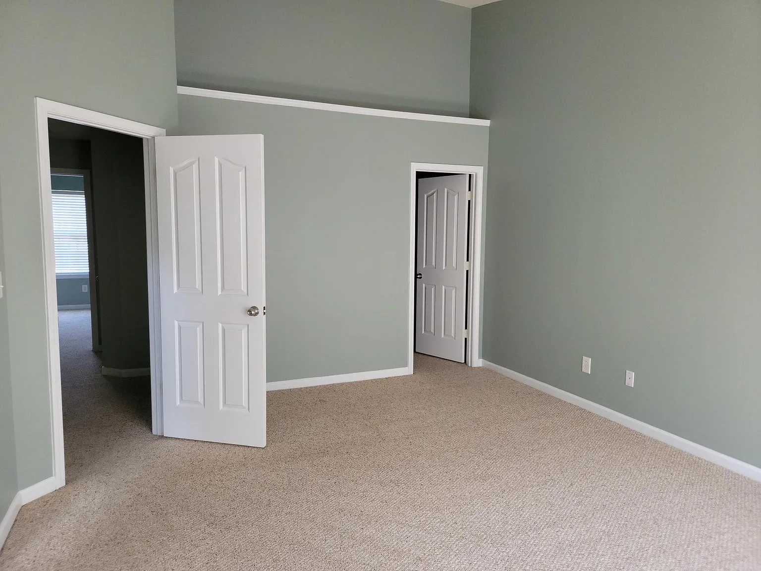 9370 Greenheather Dr — Photo 2