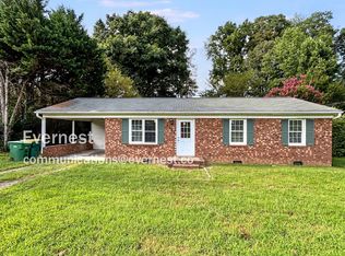 3794 Walnut Ridge Dr, Walkertown, NC 27051