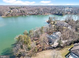 48 Poplar Point Rd, Edgewater, MD 21037