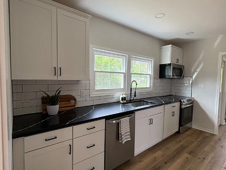 161 Seminole Dr — Photo 5