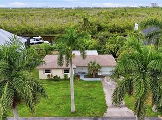 11821 Isle Of Palms Dr, Fort Myers Beach, FL 33931