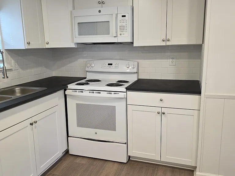 107 Stacey Tucker Cir #23 — Photo 8