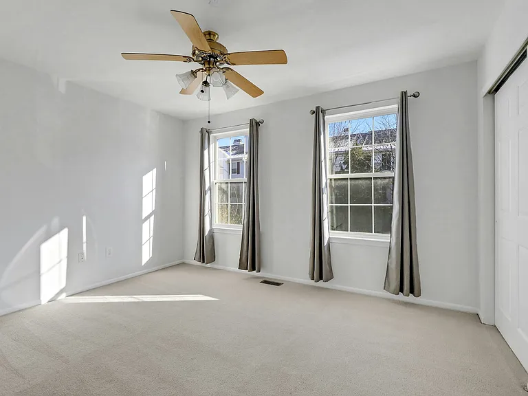 2198 Kent Ct #2198 — Photo 27
