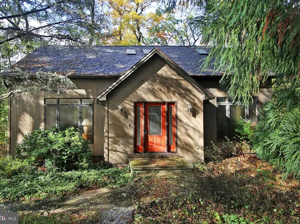 875 Verden Dr, Hummelstown, PA 17036