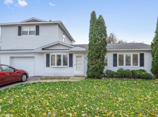 156 Springleaf Dr, Bolingbrook, IL 60440