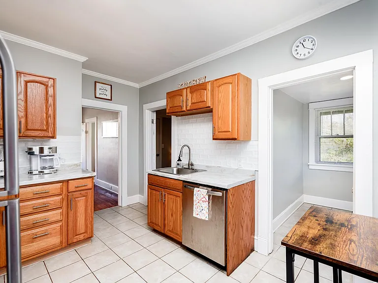 257 Gordon Pl — Photo 21