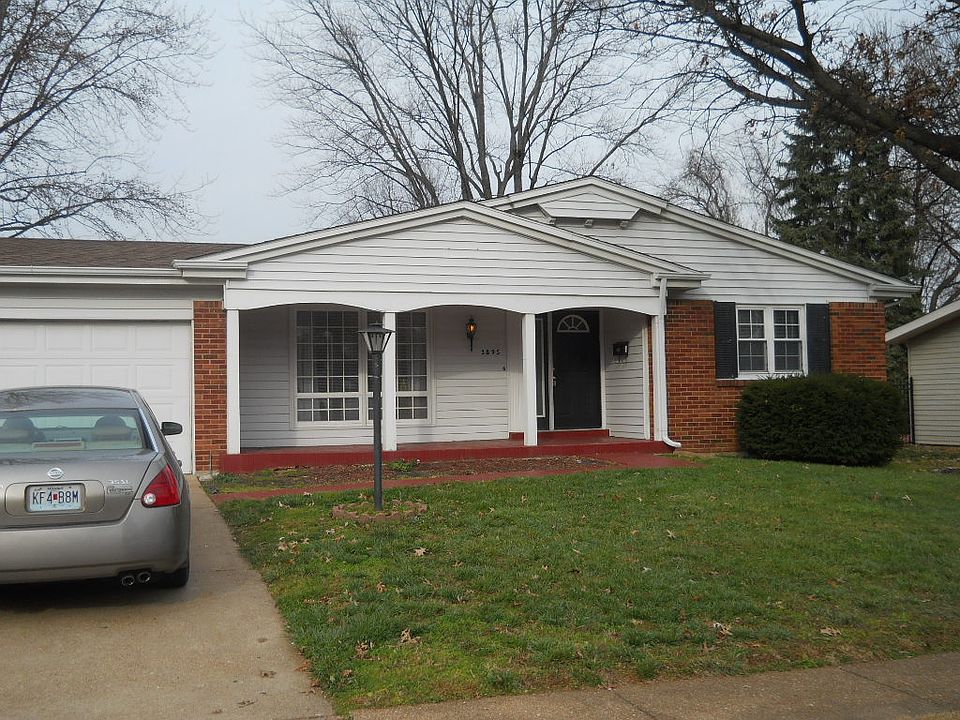 vinyl siding with brick exterior