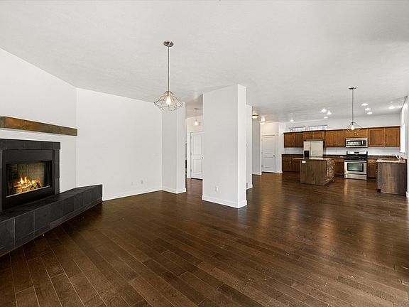3rd image of 618 Orchard Ave