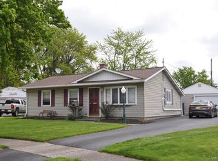 100 Ridgedale Cir, Tonawanda, NY 14150