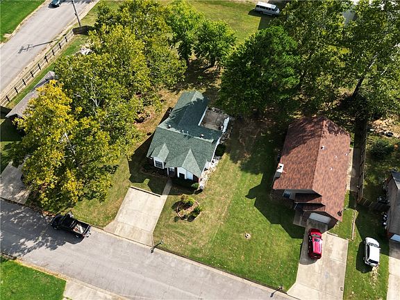 5th image of 1403 Mitzi Ln