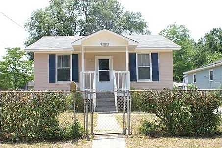 1st image of 2327 Aintree Ave