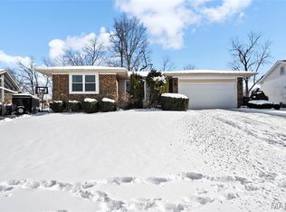 946 Tree Trails Ln, Fenton, MO 63026