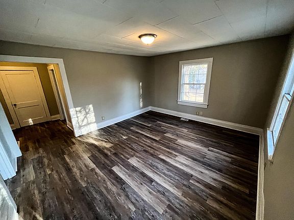 3rd image of 721 Lakeside Ave