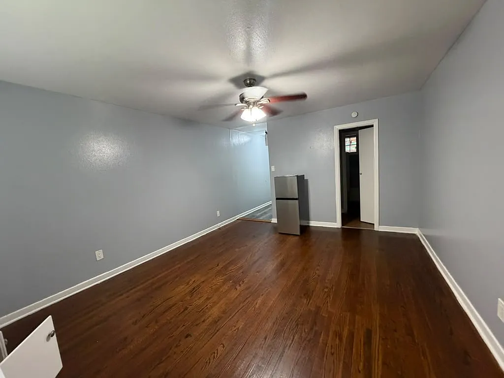 Studio, 321 sqft, $950 — Photo 3