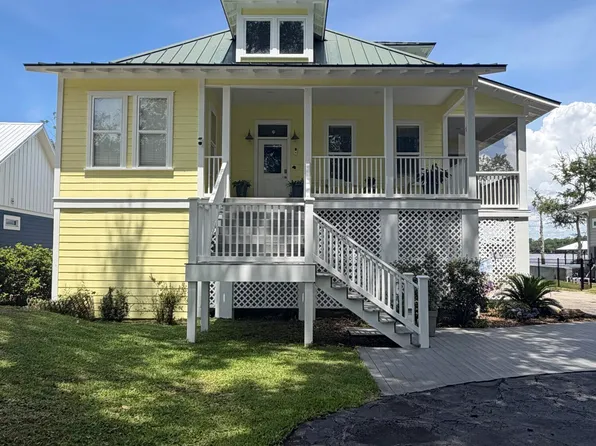 1422 Lagrange Rd, Freeport, FL 32439