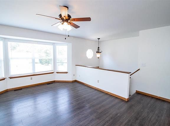 5th image of 516 Olive St