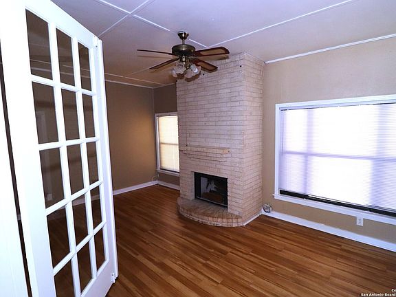 3rd image of 862 Cravens Ave