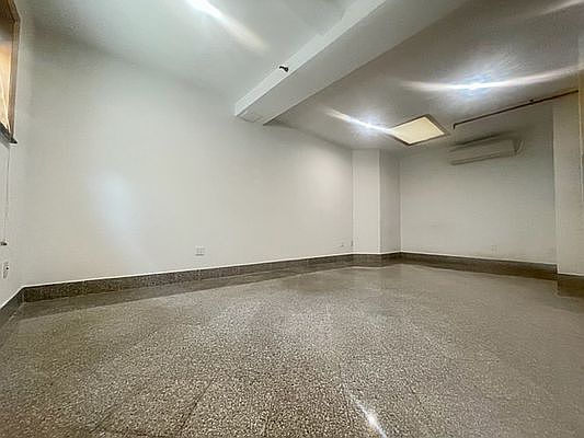 3rd image of 146 Attorney St