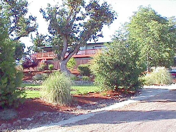 3rd image of 820 Mesa Dr