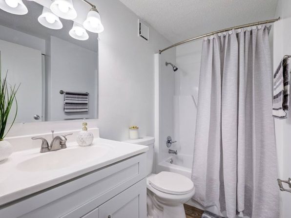 700 Woodland Dr #106