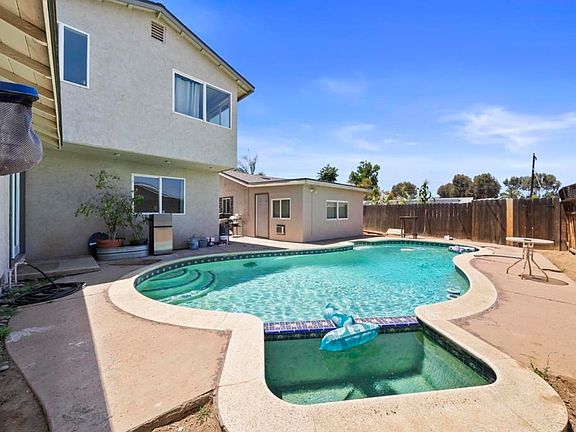 2nd image of 826 Ellen Ln