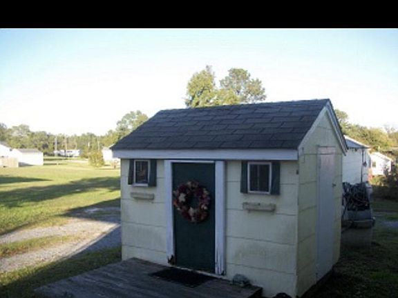 4th image of 504 Turner Ln #1
