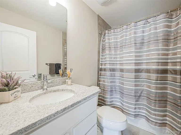47707 Alden Ter N — Photo 18