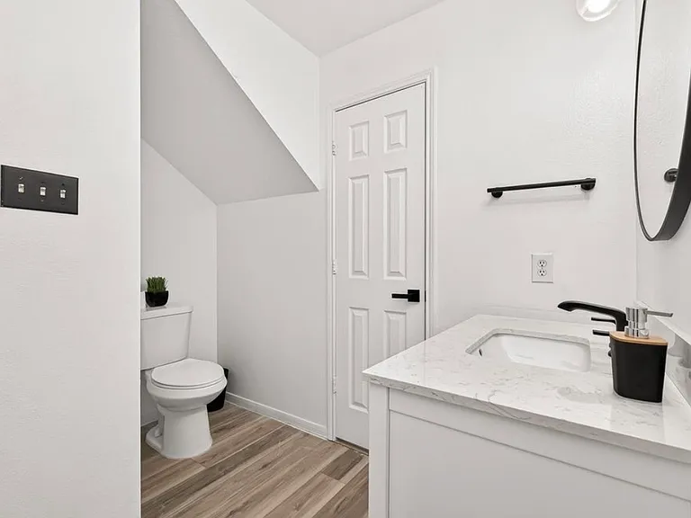 15811 Natchez Brook Ln #B — Photo 5