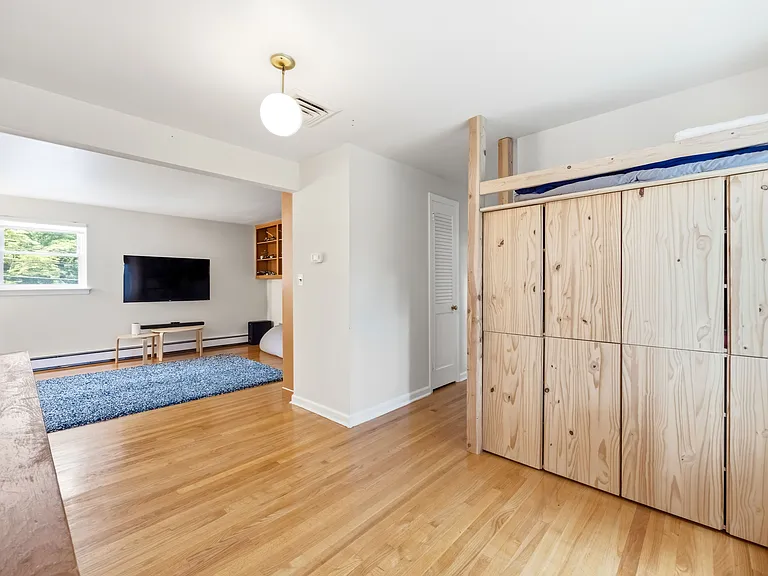 48 Jefferson Ave — Photo 18