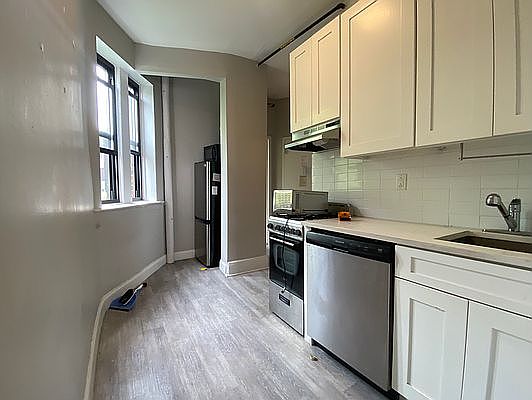 2nd image of 543 E 5th St APT 21