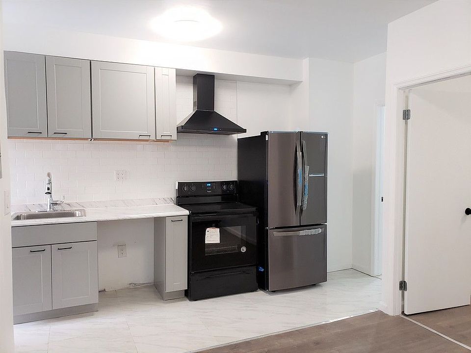 1st image of 3046 Brighton 6 St #2R