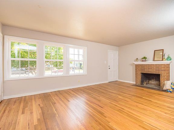 3rd image of 5621 35th Ave