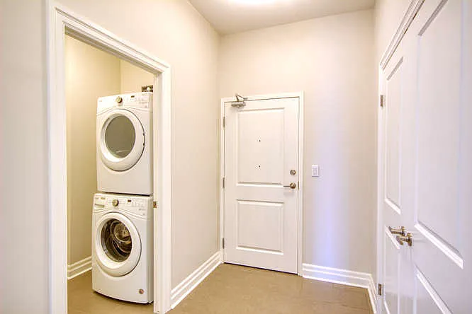 260 Villagewalk Blvd #1003 — Photo 9