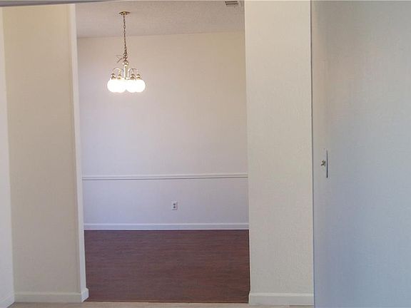 4th image of 1418 Endicott Dr