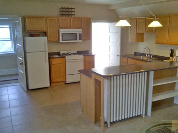 Full Kitchen with gas stove